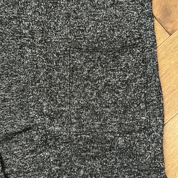 Kids cardigan. Size 5 (XS). EUC. - Picture 2 of 2